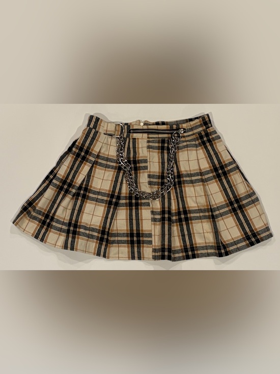 Forever 21 Dresses & Skirts - Forever 21 Cream and Black Plaid Chain Mini Skirt - Size Small